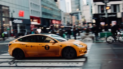 Los robotaxis de Tesla aparentemente son conducidos de forma remota por humanos, a veces