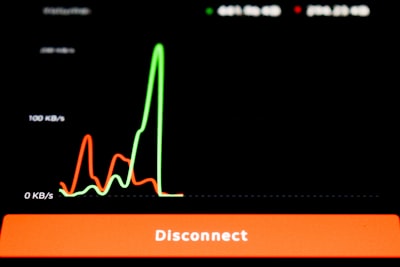 Implementación de Acceso a la Red de Confianza Cero (ZTNA) mediante Puntuación de Riesgo en Tiempo Real y Segmentación de Rutas Dinámicas