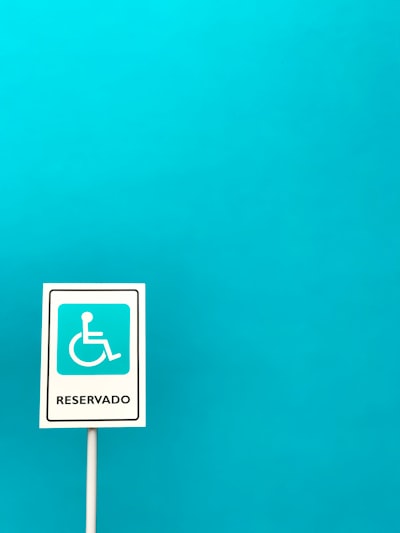  Cap-and-Trade de IA: Incentivos de eficiencia para la accesibilidad y la sostenibilidad