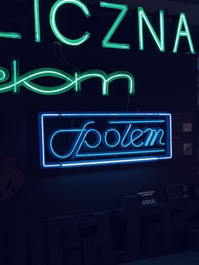 El único Creador de Tokens de Solana con IA (Generador de Nombre y Logotipo)