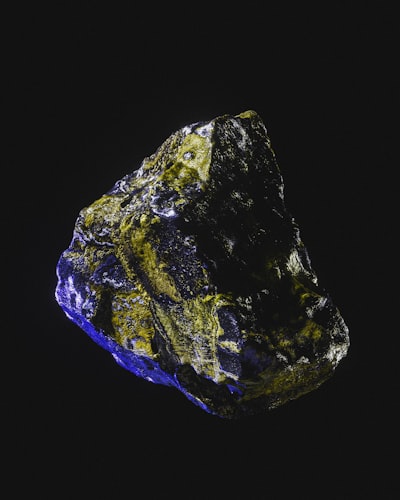 Análisis Espectral Automatizado del Polimorfismo de Olivino en Meteoritos HED para Prospección de Recursos Minerales