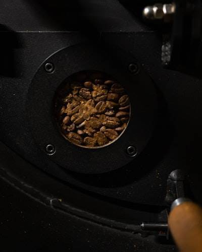 Optimización del rendimiento de filtración de precisión a través de la calibración adaptativa del tamaño de poro en filtros no tejidos triturados