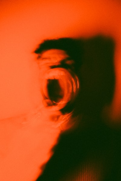 Detén los gritos en el vacío: Una guía para desarrolladores sobre contenido B2B de nicho que realmente convierte