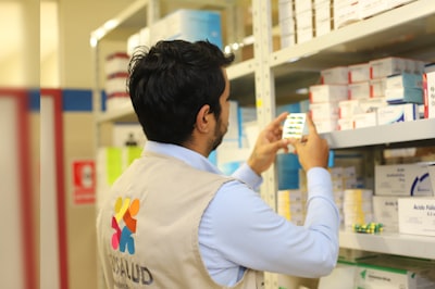 Estudio de caso - Predicción de abandono de clientes para empresa de farmacias y bienestar basada en la India