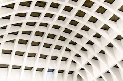 El contrato de la API: Por qué una arquitectura API-First es innegociable para el software moderno