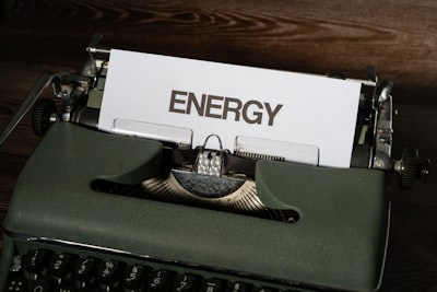 ¿Por qué es crítico un programa de servicio eficaz para el sector energético en Madrid?