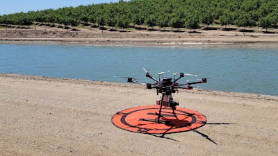 El dron de repostaje autónomo basado en portaaviones de la Armada finalmente ha volado
