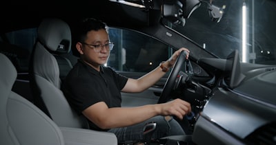 Gestión inteligente de vehículos con AI, OCR y automatización de AutoLog.AI