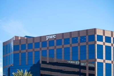 La empresa de las Cuatro Grandes PwC está luchando para encontrar 'cientos de ingenieros' para contratar