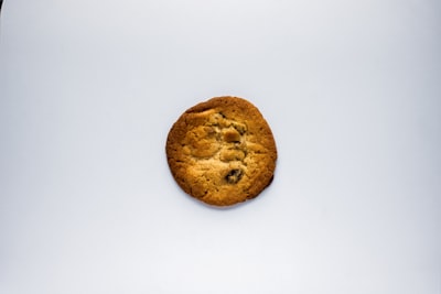 ?? JWT Tokens con Cookies y Redis/en-Memory en una línea — La magia de auth-verify