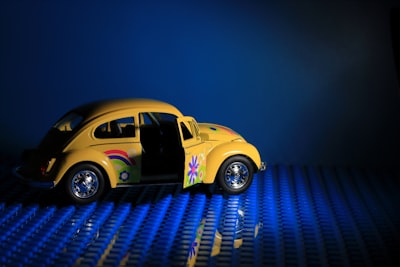 Resolver problemas: Cómo automatizar SharePoint con n8n beneficia al sector automotriz