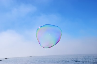 Chicos, ¿qué piensan sobre la burbuja de la IA en 2026... Hay motivos para ser optimistas como desarrollador, científico de datos, etc.? Porque honestamente la gente simplemente está en negación sobre las capacidades de la IA. Todavía me aferrro al pensamiento de que el futuro es sombrío. ¿Qué piensas?