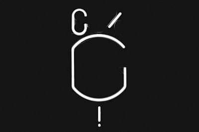 Desarrollo de CRM para iOS vs CRM tradicional: ¿Cuál ahorra más servicios B2C?