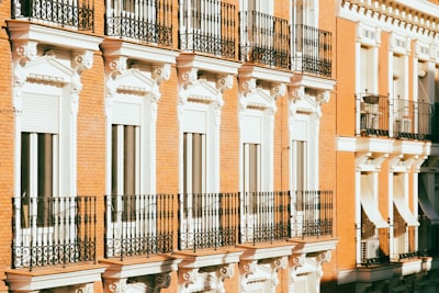 Por qué las empresas inmobiliarias españolas deberían crear bots automatizados con n8n en 2024