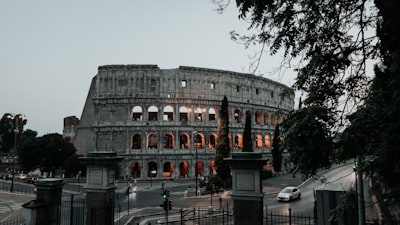 Framework abierto y orientado a la IA con consciencia para la construcción de agentes de IA con ejecución de tareas en jerarquía mediante ROMA, un marco de meta-agente.