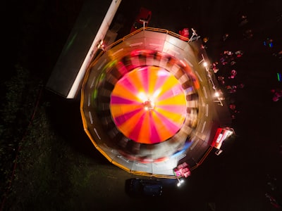 Detección y corrección automatizadas de anomalías en la reconstrucción de eventos en colisionadores de alta energía