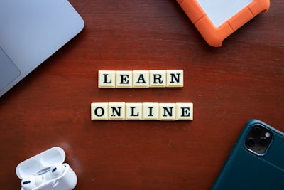 10 mejores cursos de capacitación en línea para desarrollo de habilidades laborales