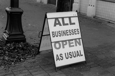 Cómo la inteligencia artificial optimiza los procesos de distribución para pequeñas empresas