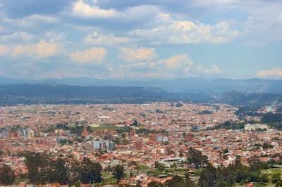 Mejores 5 empresas para sistema telefónico de IA en Cuenca