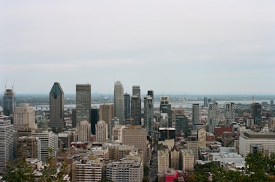 Industrias líderes en contratación en Montreal: dónde encontrar trabajos en 2025
