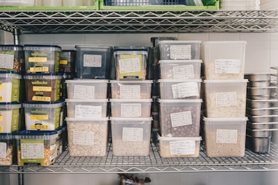 ¿Cómo contribuye la automatización de la gestión de inventario a las prácticas comerciales sostenibles?