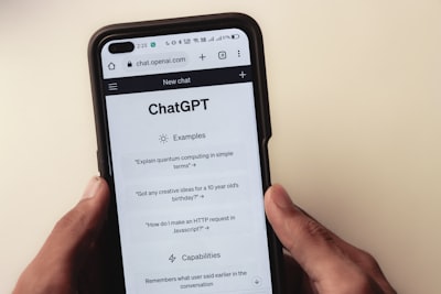 Tu chatbot de inteligencia artificial ha filtrado datos de cliente a OpenAI. Aquí es cómo se produjo y cómo evitarlo