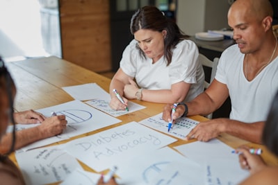 ¿Por qué es esencial para las empresas de fabricación contar con soluciones de programas de gestión personalizados?