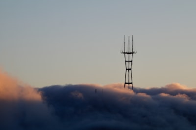 El día que la nube se rompió: La interrupción de AWS expone la fragilidad de Internet centralizado