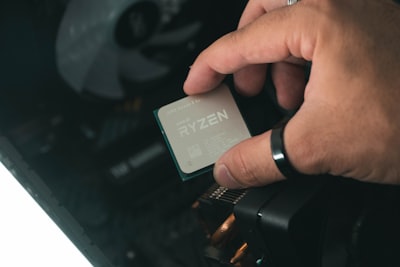 Nvidia vende computadora pequeña que pone AI grande en su escritorio