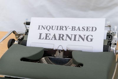 ¿Deberían las instituciones educativas implementar respuestas automatizadas con IA? Consejos de expertos