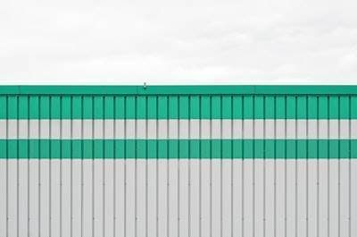 Adiós pantalla verde: Por qué la eliminación de fondo AI supera la edición tradicional