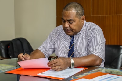 ¿Cómo funcionan en la práctica los agentes de IA para compras?