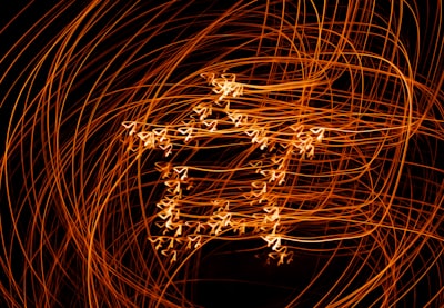 Cómo la teoría de subastas influye en modelos de tarifa de transacción inteligentes en blockchain