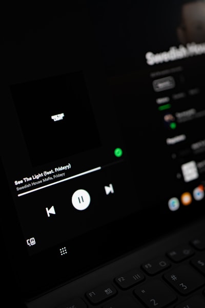 Cómo cambiar la salida de audio en Windows 11 paso a paso y solucionar todos los problemas habituales