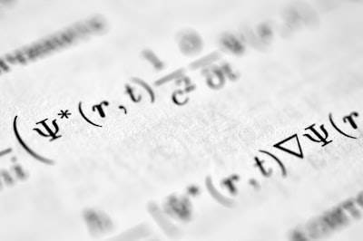 Revisa estos artículos sobre la comprensión del clasificador Naïve Bayes usando R: Una guía completa