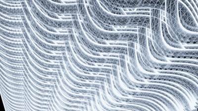 Mejorando la Resiliencia de la Infraestructura Crítica mediante Modelado Adaptativo de Resonancia Estocástica y Aprendizaje por Refuerzo Multiagente