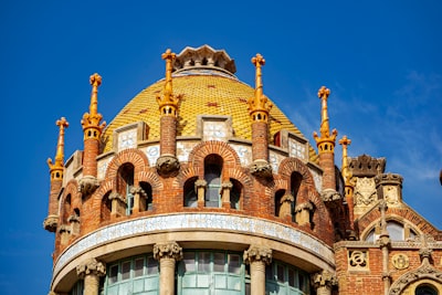 Validación de expertos: Por qué los proveedores de turismo en español eligen soluciones de gestión personalizadas en 2024