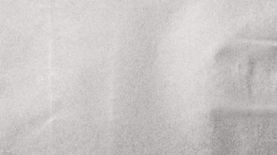 Demasiados guiones largos, no suficiente sentido