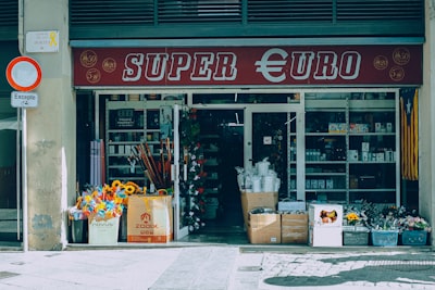 Cómo implementar un presupuesto de tienda virtual de manera rentable