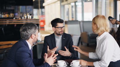 ¿Qué problemas comerciales resuelve el desarrollo de IA conversacional?