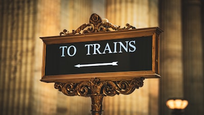 Cómo construir, entrenar y comparar múltiples agentes de aprendizaje por refuerzo en un entorno de trading personalizado utilizando Stable-Baselines3