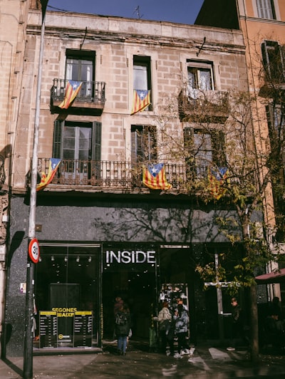 ¿Por qué es esencial la integración de la IA en la industria de la moda en Barcelona en 2024?