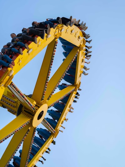 Cómo crear un Constructor de Montañas Rusas LOCO (RollerCoaster.js + React Three Fiber + AI)