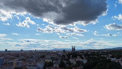 ¿Por qué las empresas necesitan consultores de aplicaciones en Madrid para soluciones en la nube?