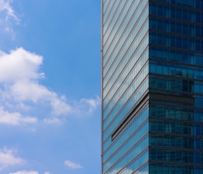 Empresa de soluciones de aplicaciones frente al desarrollo interno: Comparación completa
