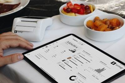 Cómo construir un software de gestión de restaurante personalizado? Características, proceso, costos
