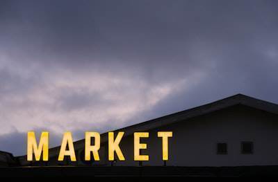 ¿Cuánto tiempo se tarda en comprar un mercado en venta?