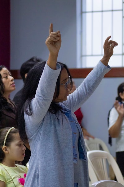 Discapacitando la IA: Reimaginando la IA a través de experiencias vividas de discapacidad