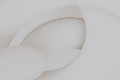 Un documento técnico sobre Qeeebo: infraestructura de conocimiento escalable, estática y asistida por IA