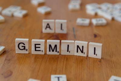 Cómo construir un agente de IA meta-cognitiva que ajusta dinámicamente su propia profundidad de razonamiento para resolver problemas de manera eficiente